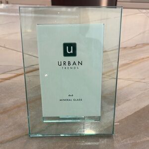 Urban Trends Glass Photo Frame